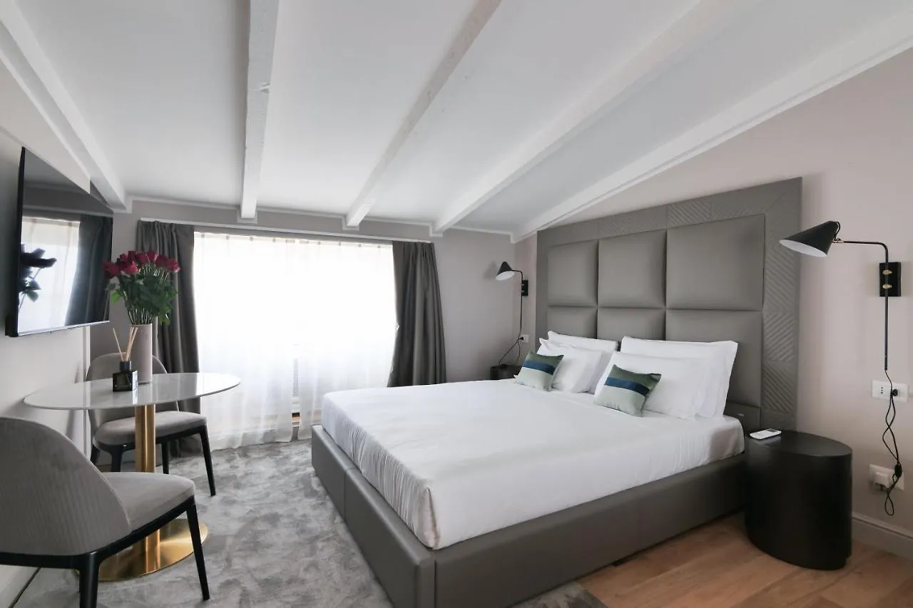 Prestige Boutique Aparthotel - Piazza Duomo View Mailand
