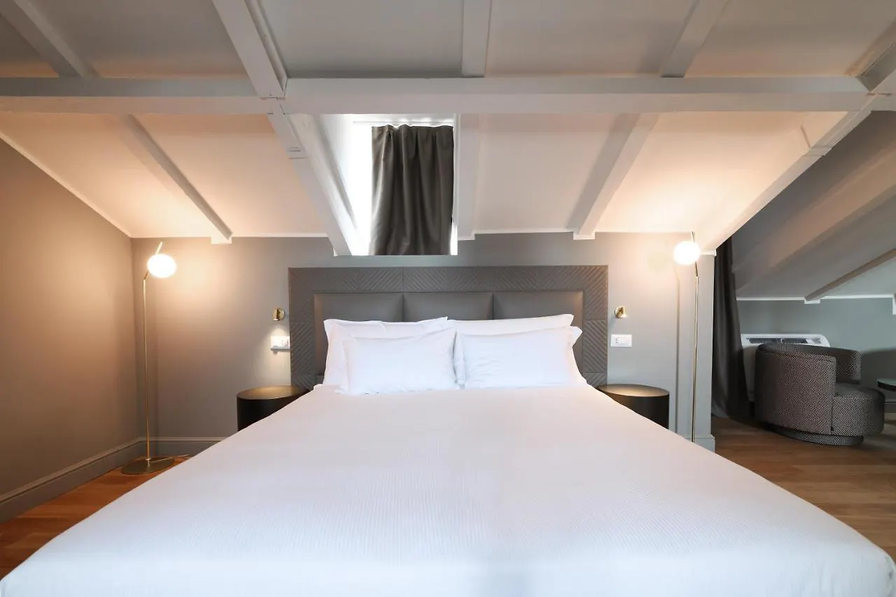 Prestige Boutique Aparthotel - Piazza Duomo View Milan 0*,
