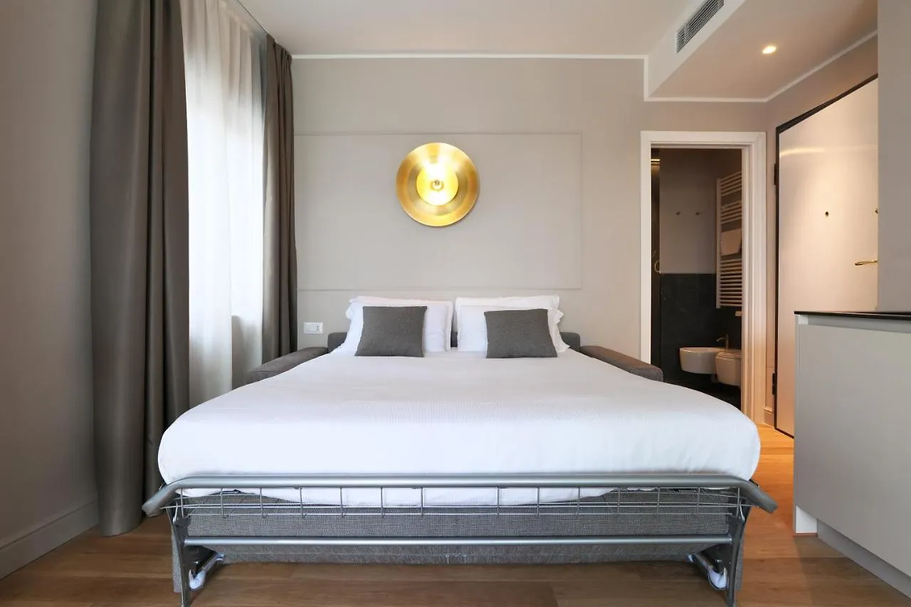 Prestige Boutique Aparthotel - Piazza Duomo View Milan