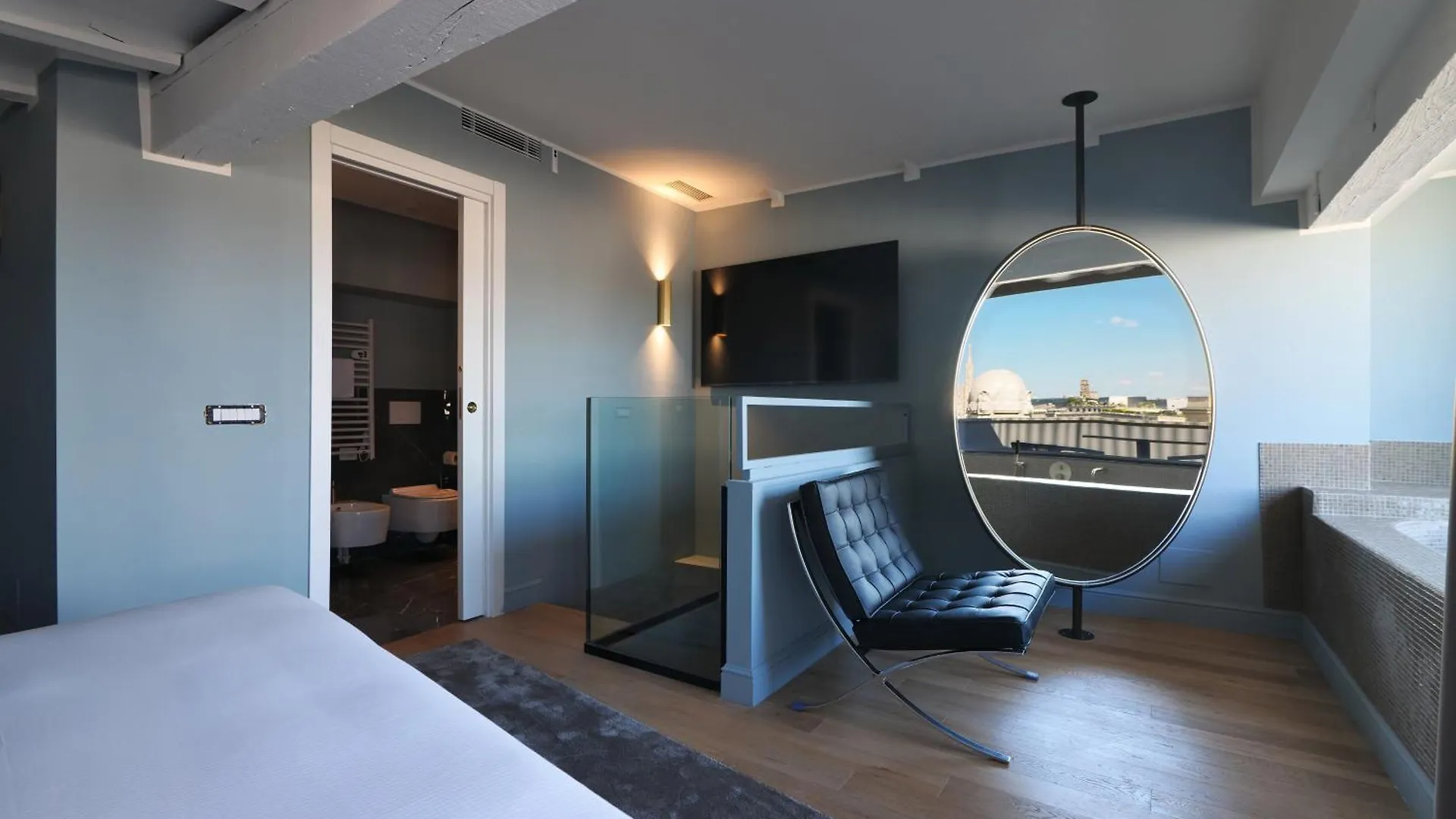Prestige Boutique Aparthotel - Piazza Duomo View Milan Apartment